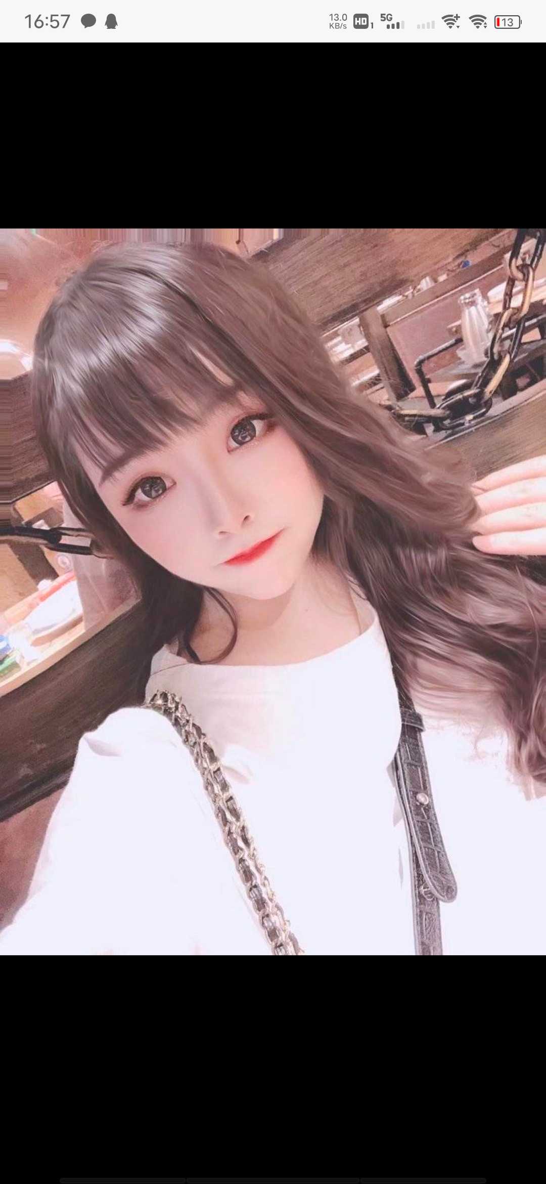 00后萝莉制服小姐姐